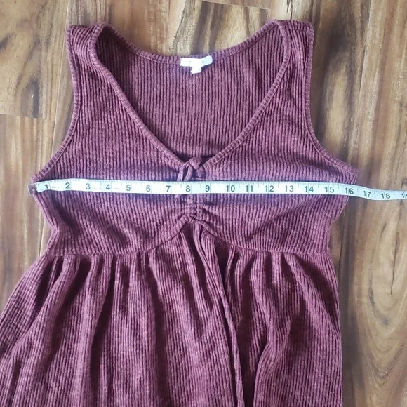 Maurice brownish red color sleeveless top size - Picture 6 of 9
